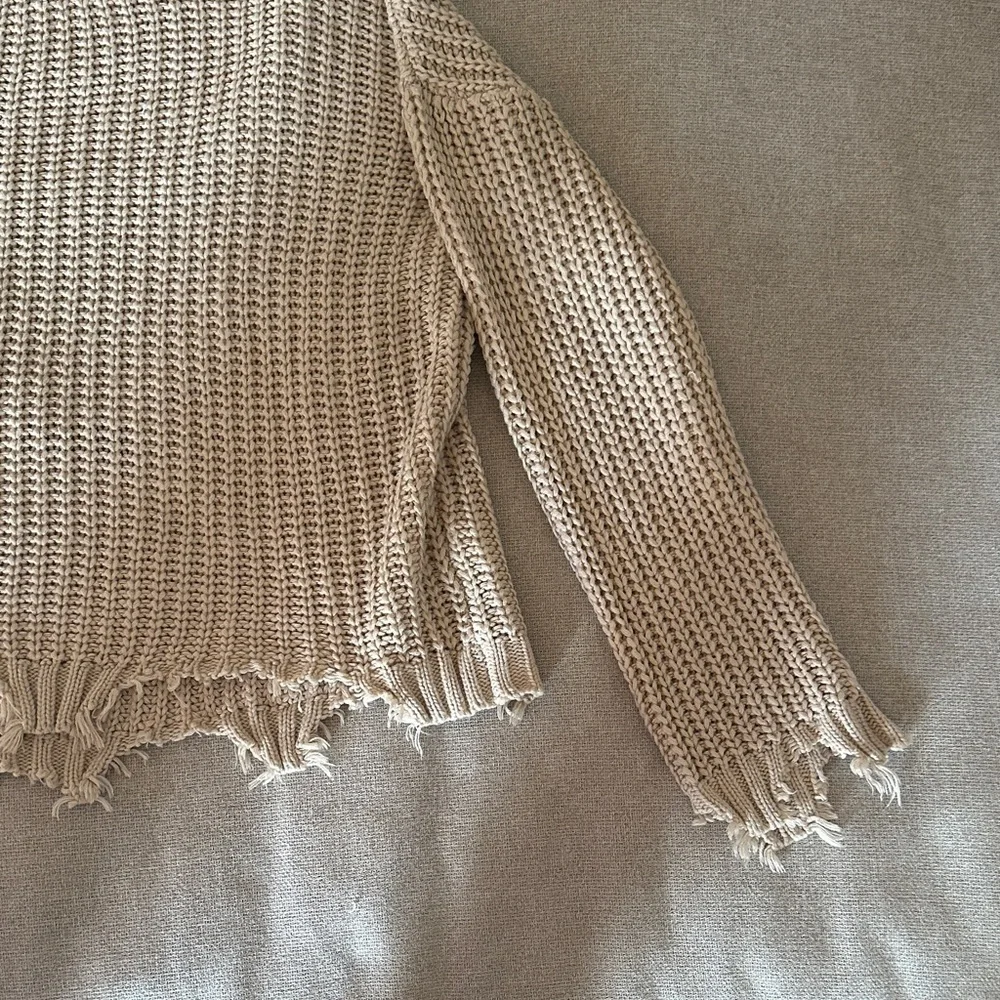 Like New Women's Gray Knit Sweater